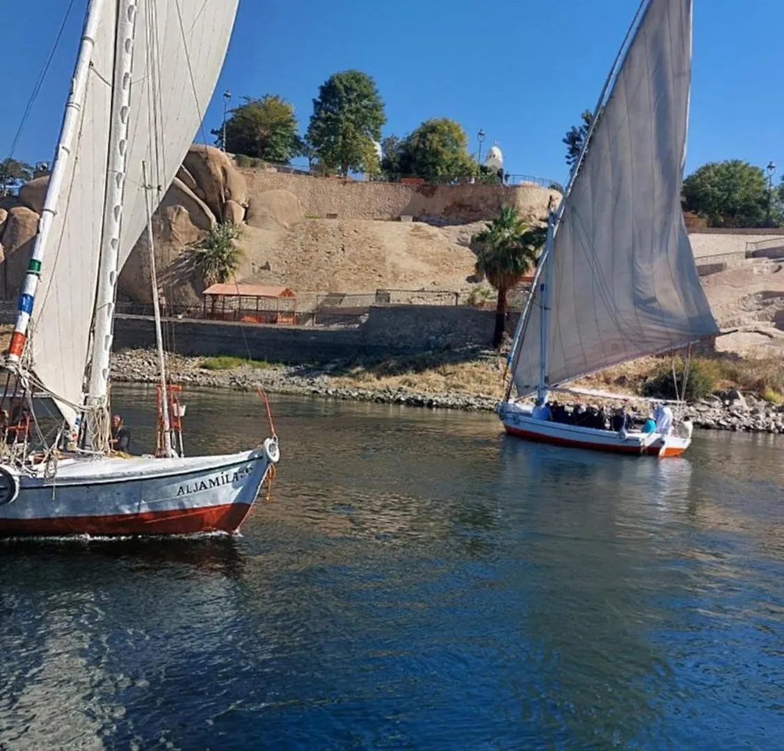 ***** Hotel Upper Sky Tours 5 Stars Nile Cruises Sailing From Luxor To Aswan Every Saturday & Monday For 4 Nights - From Aswan Every Wednesday And Friday For Only 3 Nights With All Visits Egitto
